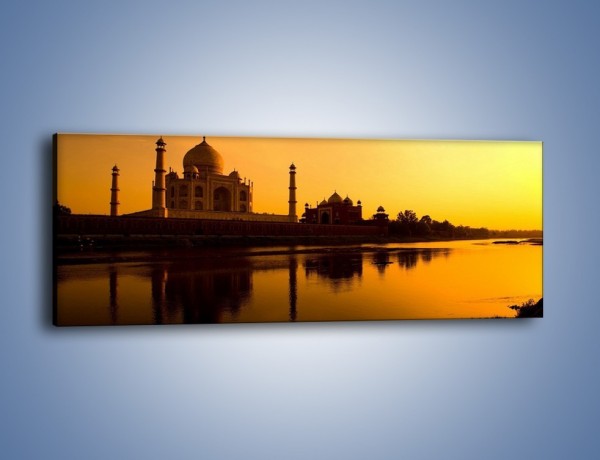 Obraz na płótnie – Taj Mahal o zachodzie słońca – jednoczęściowy panoramiczny AM075