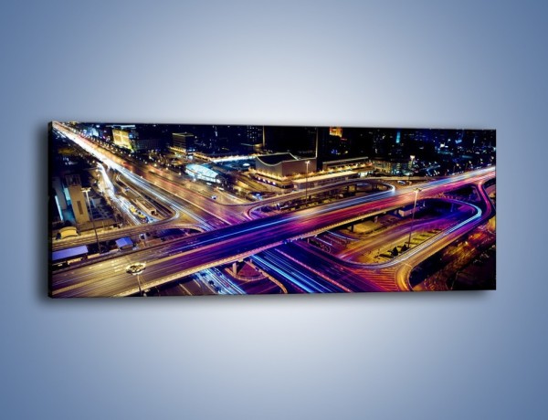 Obraz na płótnie – Skrzyżowanie autostrad nocą w ruchu – jednoczęściowy panoramiczny AM087