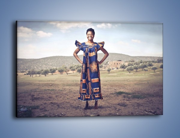 Obraz na płótnie – Szczęśliwa kobieta w wiosce – jednoczęściowy prostokątny poziomy L266