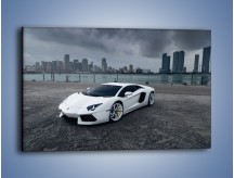 Obraz na płótnie – Lamborghini Aventador na tle miasta – jednoczęściowy prostokątny poziomy TM197