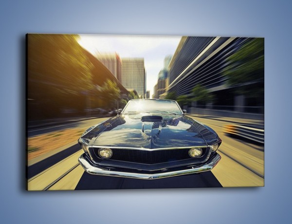 Obraz na płótnie – Ford Mustang w mieście – jednoczęściowy prostokątny poziomy TM215