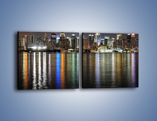 Obraz na płótnie – Światła miasta w lustrzanym odbiciu wody – dwuczęściowy kwadratowy poziomy AM222