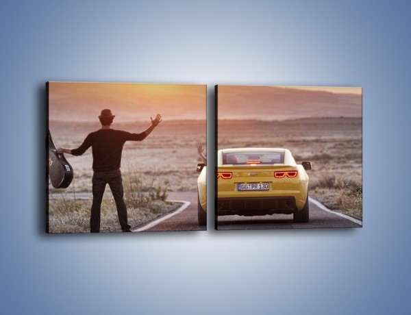 Obraz na płótnie – Chevrolet Camaro na pustynnej drodze – dwuczęściowy kwadratowy poziomy TM080