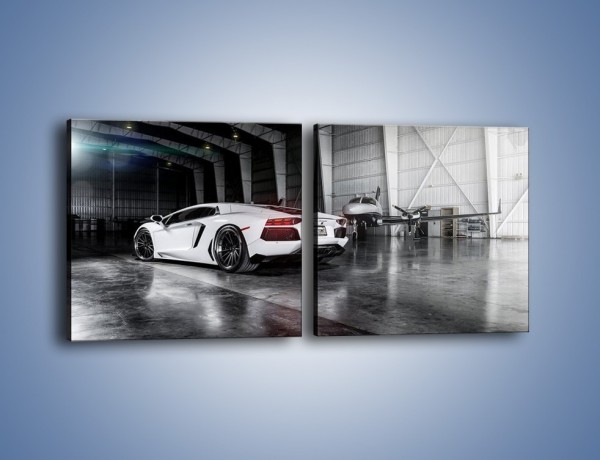 Obraz na płótnie – Lamborghini Aventador i samolot w tle – dwuczęściowy kwadratowy poziomy TM204