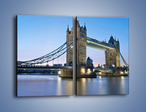 Obraz na płótnie – Tower Bridge o poranku – dwuczęściowy prostokątny pionowy AM143