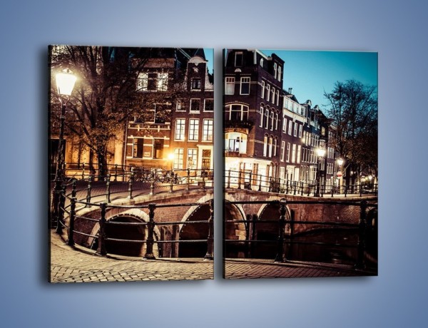 Obraz na płótnie – Ulice Amsterdamu wieczorową porą – dwuczęściowy prostokątny pionowy AM693