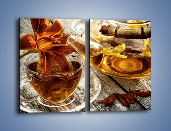 Obraz na płótnie – Kwiat zatopiony w herbacie – dwuczęściowy prostokątny pionowy JN666