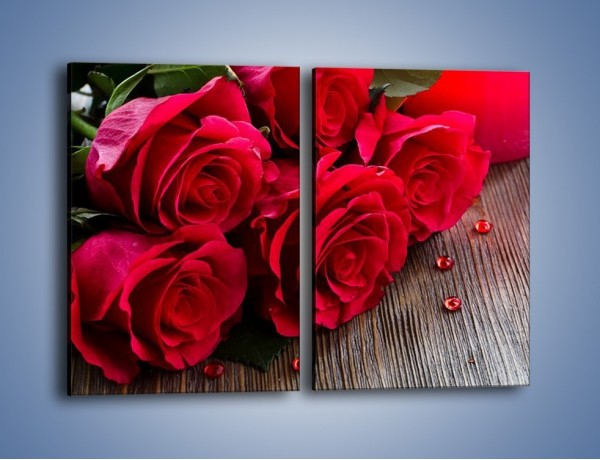 Obraz na płótnie – Wieczór we dwoje przy różach – dwuczęściowy prostokątny pionowy K1015