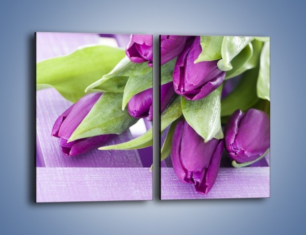 Obraz na płótnie – Tulipany na ogrodowym stole – dwuczęściowy prostokątny pionowy K439