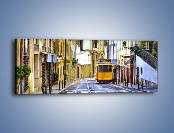 Obraz na płótnie – Romantyczna uliczka w Lizbonie – jednoczęściowy panoramiczny AM530