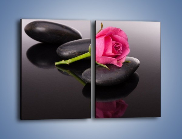 Obraz na płótnie – Ścięta róża na czarnej tafli – dwuczęściowy prostokątny pionowy K832