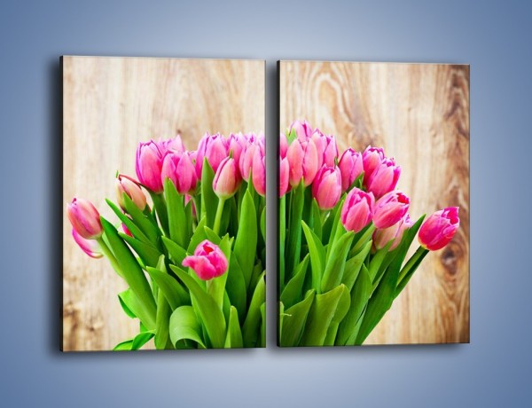 Obraz na płótnie – Różowe tulipany na drewnianym stole – dwuczęściowy prostokątny pionowy K937