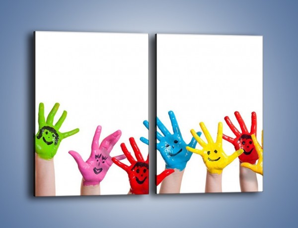 Obraz na płótnie – Uśmiech na kolorowych dłoniach – dwuczęściowy prostokątny pionowy L209
