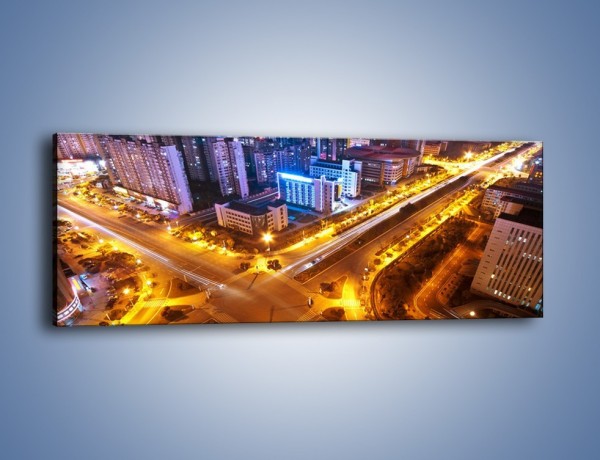 Obraz na płótnie – Skrzyżowanie ulic w dużym mieście – jednoczęściowy panoramiczny AM732