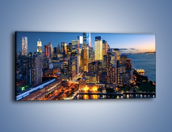 Obraz na płótnie – Zmierzch nad Manhattanem – jednoczęściowy panoramiczny AM749