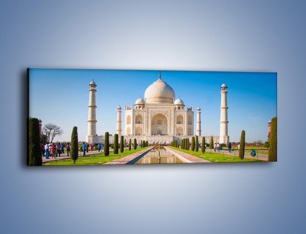 Obraz na płótnie – Taj Mahal pod błękitnym niebem – jednoczęściowy panoramiczny AM750