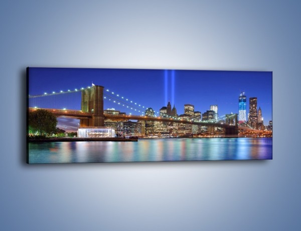 Obraz na płótnie – Świetlne kolumny w Nowym Jorku – jednoczęściowy panoramiczny AM757