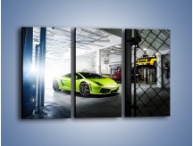 Obraz na płótnie – Limonkowe Lamborghini Gallardo w garażu – trzyczęściowy TM206W2