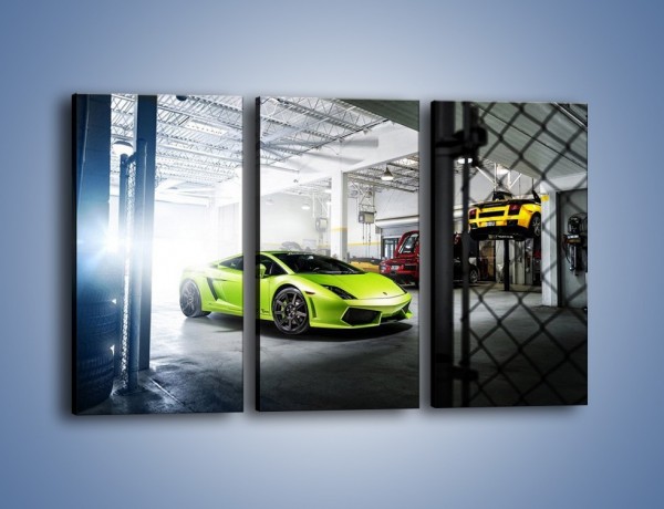 Obraz na płótnie – Limonkowe Lamborghini Gallardo w garażu – trzyczęściowy TM206W2