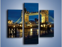 Obraz na płótnie – Tower Bridge w świetle nocnych lamp – trzyczęściowy AM210W3