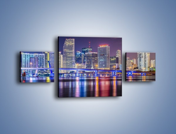 Obraz na płótnie – Światla Miami w odbiciu wód Biscayne Bay – trzyczęściowy AM813W4