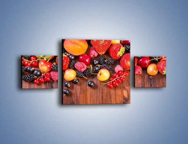 Obraz na płótnie – Stół do polowy wypełniony owocami – trzyczęściowy JN721W4