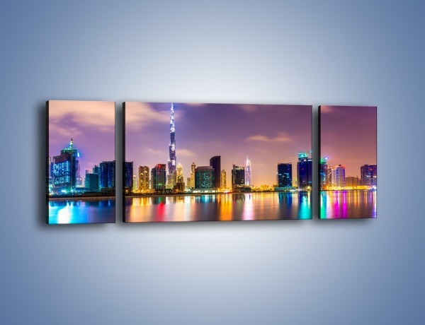 Obraz na płótnie – Światła Dubaju odbite w wodzie – trzyczęściowy AM761W5
