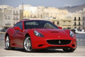 Czerwone Ferrari California - TM057