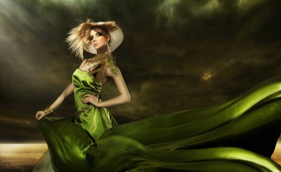 Kobieta ubrana w zieleń - L098
