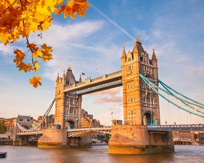 Tower Bridge jesienną porą - AM511